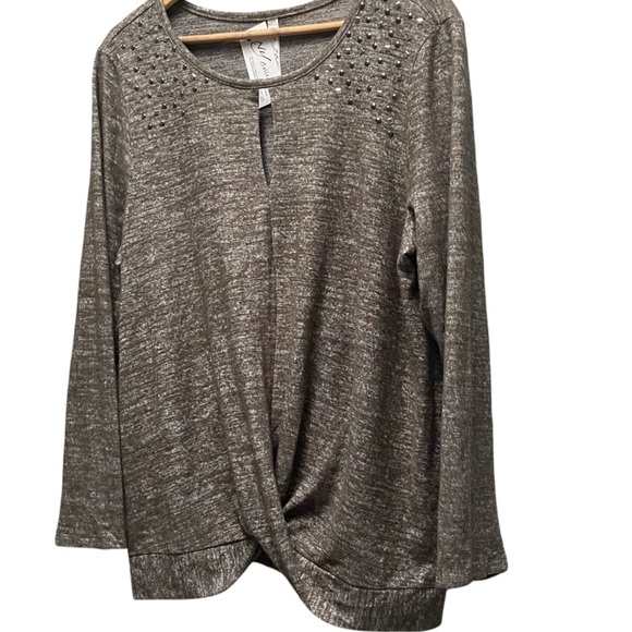 NY Collection Woman Olive Heather with‎ Stud Embellished Shoulders Top - Picture 4 of 10